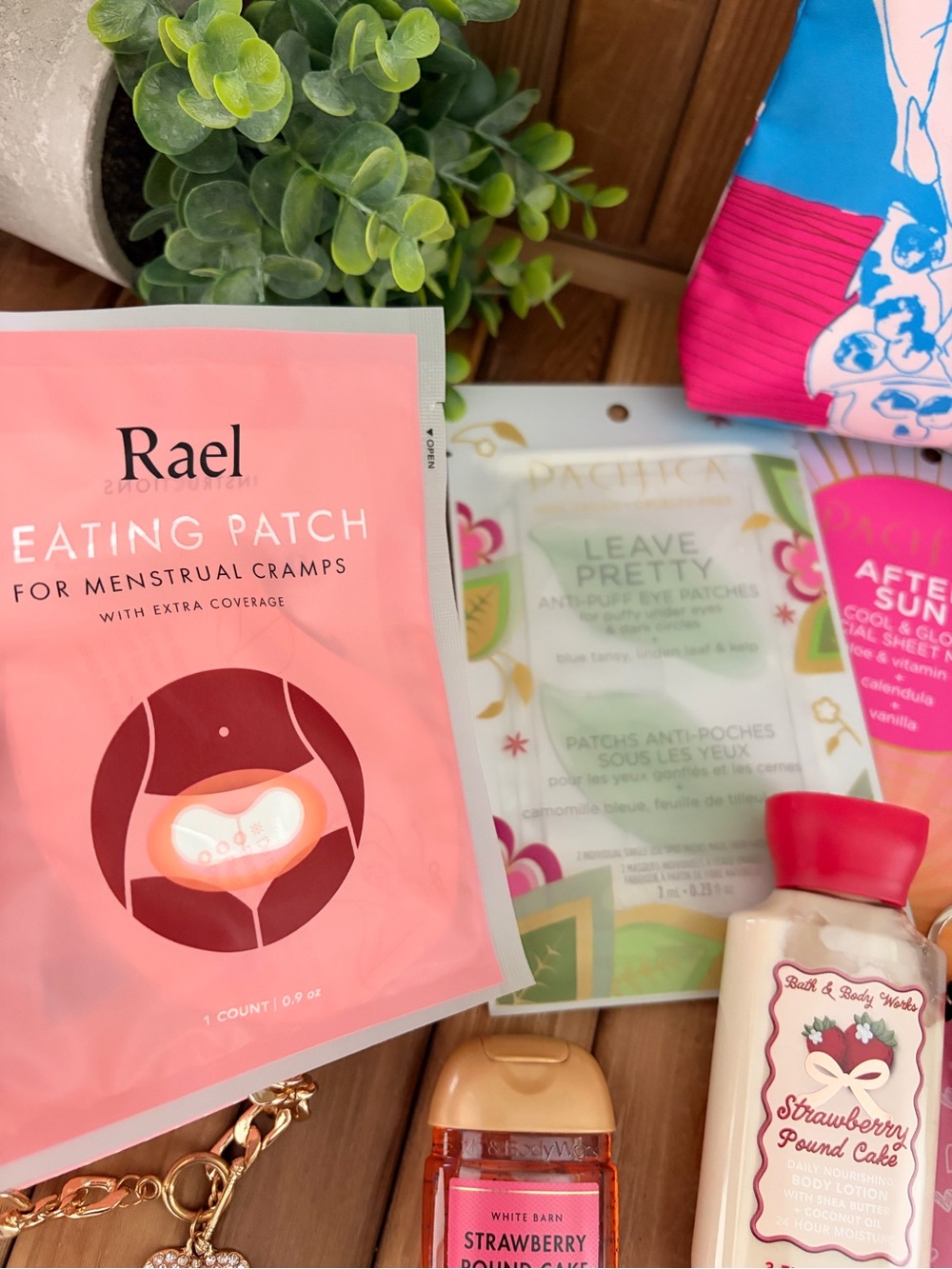 Self-Care Spa Bundle: Estee Lauder, Bath & BodyWorks, Pacifica, Vera Wang &More! - Picture 4 of 6